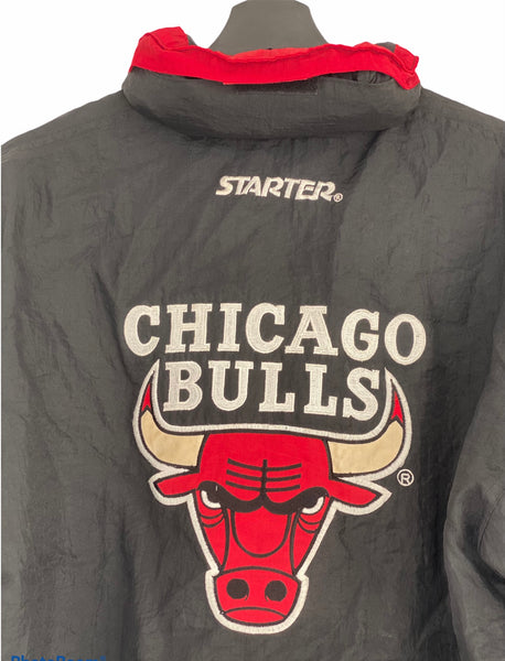 Starter Chicago Bulls Windbreaker parka big Bulls Logo back black Small freeshipping - Unique Pieces Vintage